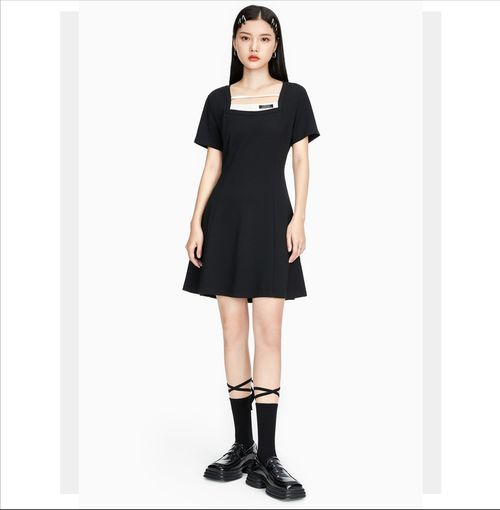 曾紅極一時(shí)的國產(chǎn)服裝品牌，如今存在感幾乎為零，你還記得幾個(gè)？